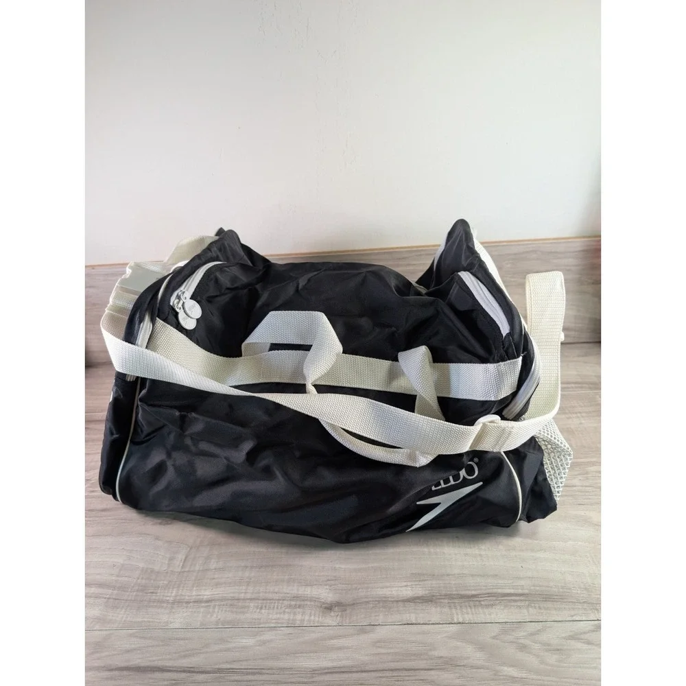 Vintage Speedo Large Swim/Travel/Gym Duffel Bag Retro White / Black  Mesh Pocket
